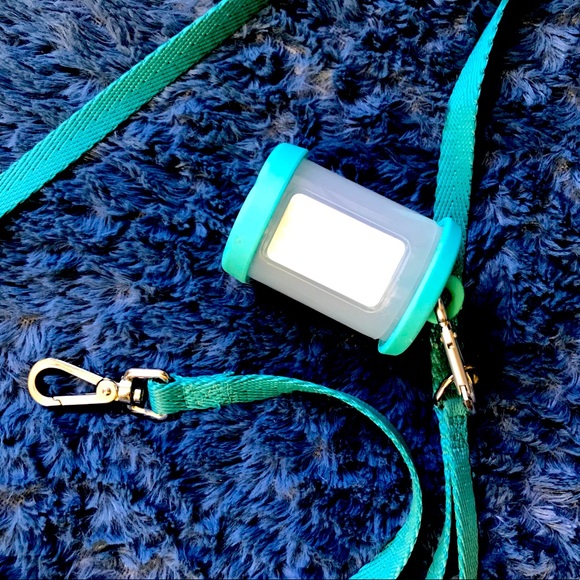 GOOD2GO 6-Foot Pet Leash w/Reflective Bag Holder - Picture 2 of 2